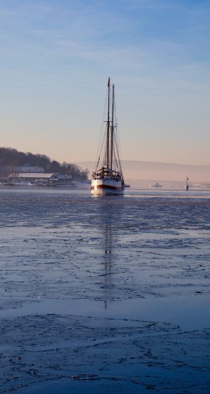 Breaking Ice